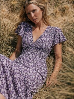 Ricki’s Floral V-Neck Maxi Dress Size S